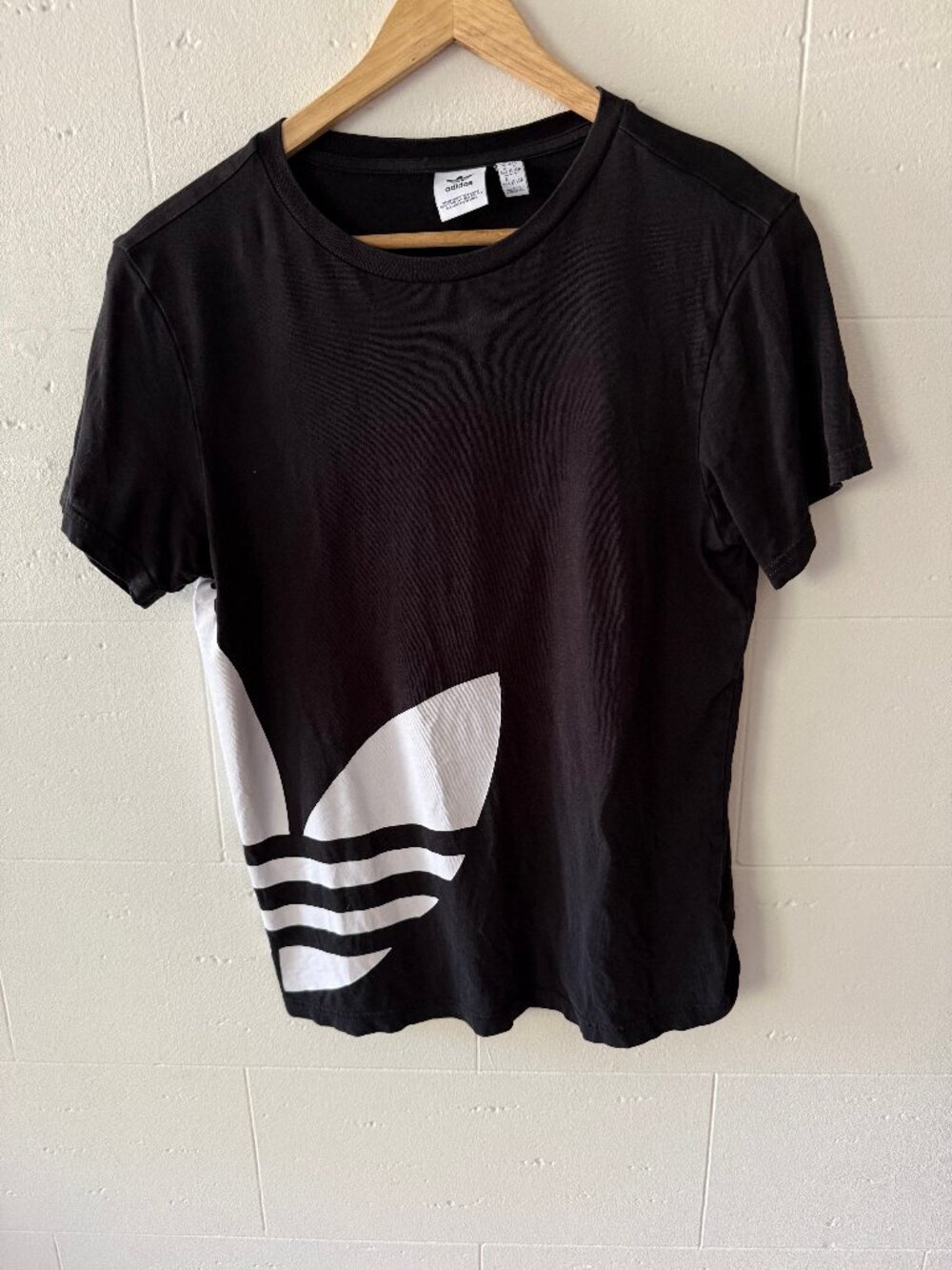Adidas | Logo T Shirt Black White Graphic Sporty Casual Small